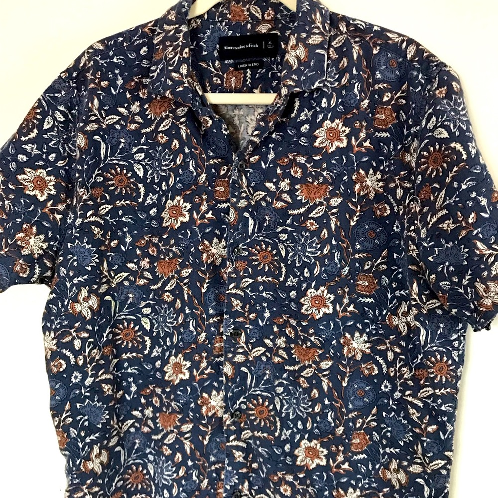 Abercrombie & Fitch mens shortsleeve button down linen blend